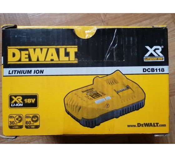 Универсальное зарядное устройство (18-54 В) DEWALT DCB118 5