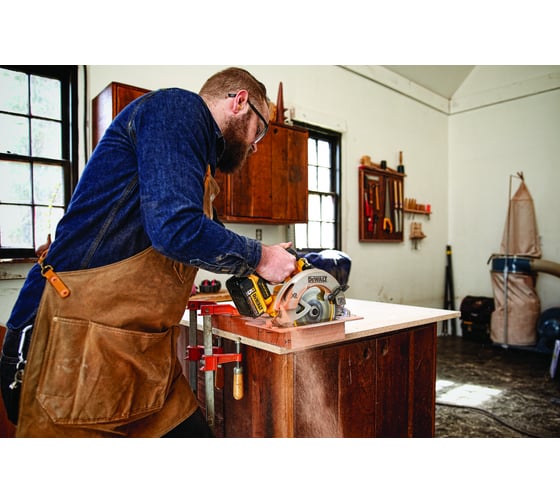 Бесщеточная дисковая пила DEWALT DCS570NT 9