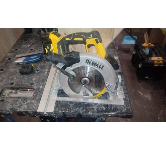 Бесщеточная дисковая пила DEWALT DCS570NT 17