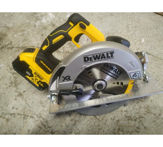 Бесщеточная дисковая пила DEWALT DCS570NT 22
