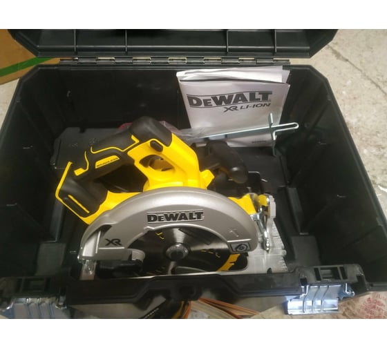 Бесщеточная дисковая пила DEWALT DCS570NT 23