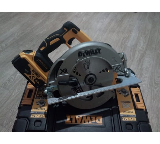 Бесщеточная дисковая пила DEWALT DCS570NT 14