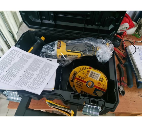 Бесщеточная угловая шлифмашина DEWALT DCG405NT 18