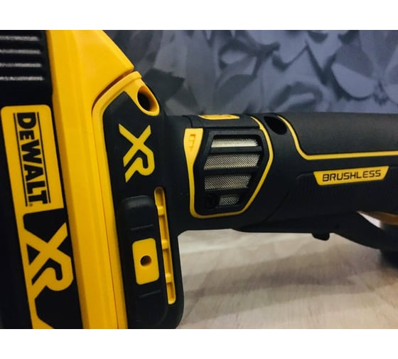 Бесщеточная угловая шлифмашина DEWALT 18 В XR DCG406N 16