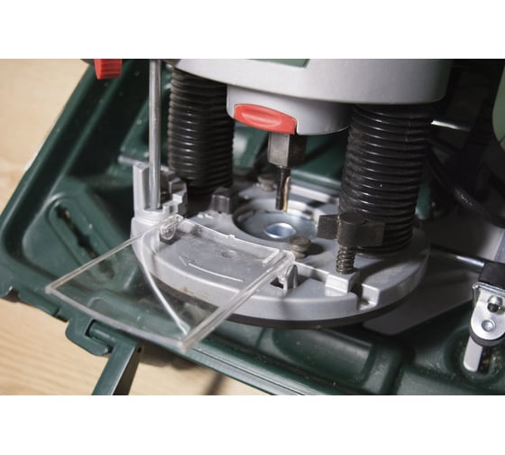 Фрезер Bosch POF 1400 ACE 0.603.26C.820 21