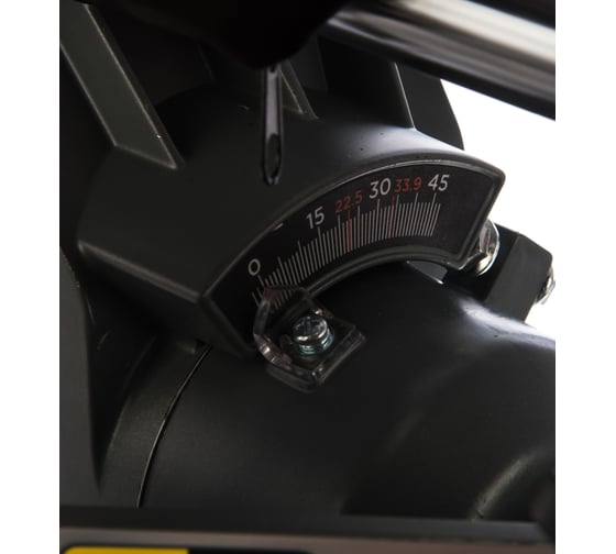 Торцовочная пила с протяжкой Black&Decker BES710 7