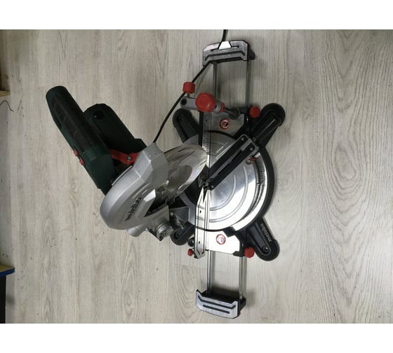Торцовочная пила Metabo KS 216 M Lasercut 619216000 18