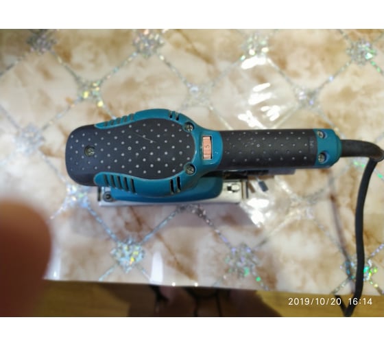 Вибрационная шлифмашина Makita BO3711 18