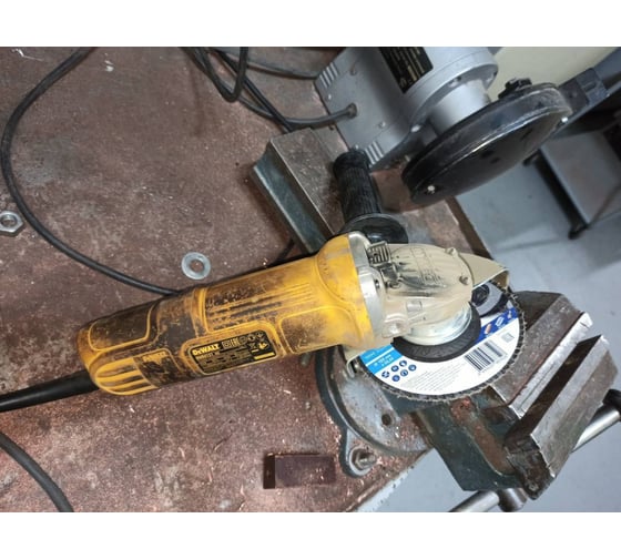 Угловая шлифмашина DEWALT DWE 4151 11