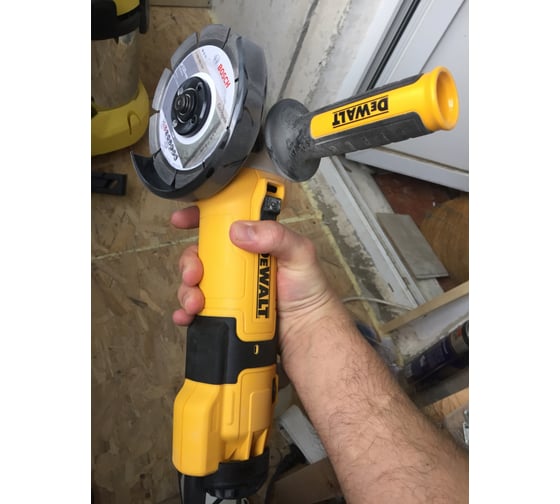 Угловая шлифмашина DEWALT DWE4257 7