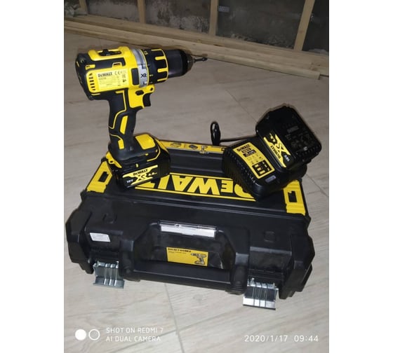 Аккумуляторная дрель-шуруповерт DEWALT DCD 790 M2 17