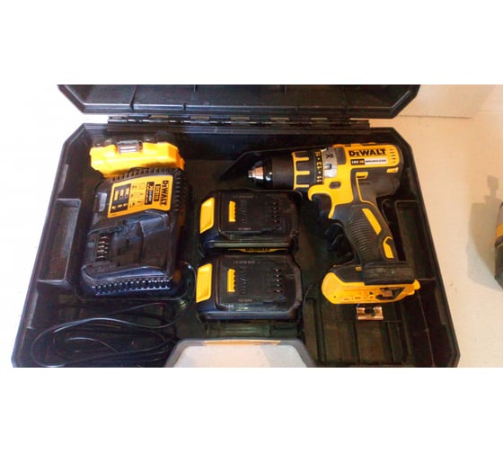 Аккумуляторная дрель-шуруповерт DEWALT DCD 790 M2 24