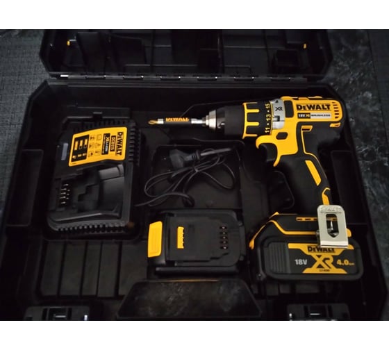 Аккумуляторная дрель-шуруповерт DEWALT DCD 790 M2 30
