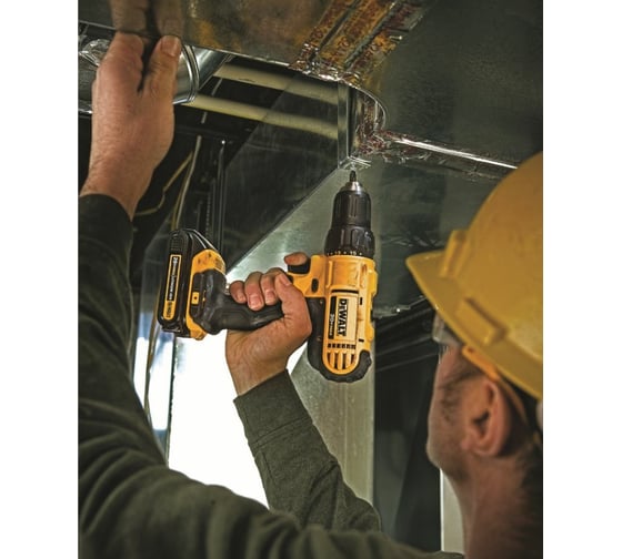 Аккумуляторная дрель-шуруповерт DEWALT DCD 771 C2 12