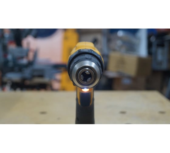 Аккумуляторная дрель-шуруповерт DEWALT DCD 771 C2 27