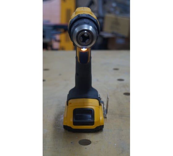 Аккумуляторная дрель-шуруповерт DEWALT DCD 771 C2 28