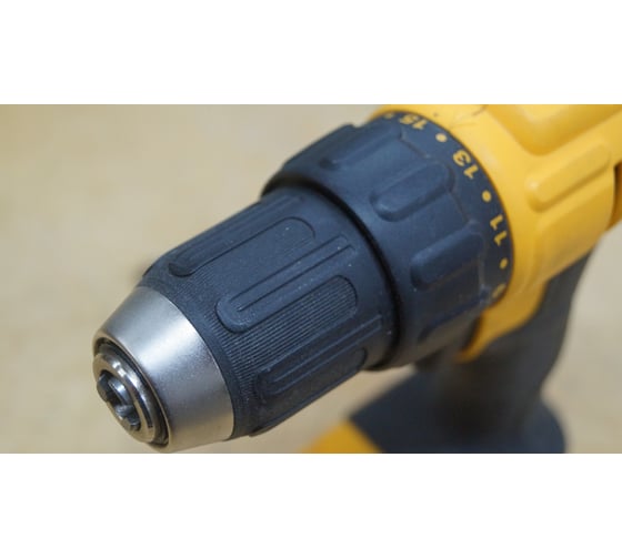 Аккумуляторная дрель-шуруповерт DEWALT DCD 771 C2 30