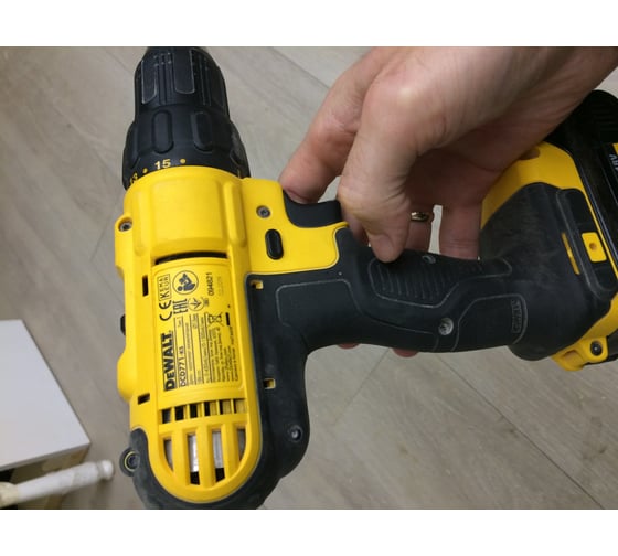 Аккумуляторная дрель-шуруповерт DEWALT DCD 771 C2 17