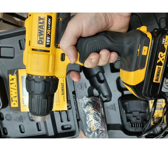 Аккумуляторная дрель-шуруповерт DEWALT DCD 771 C2 21