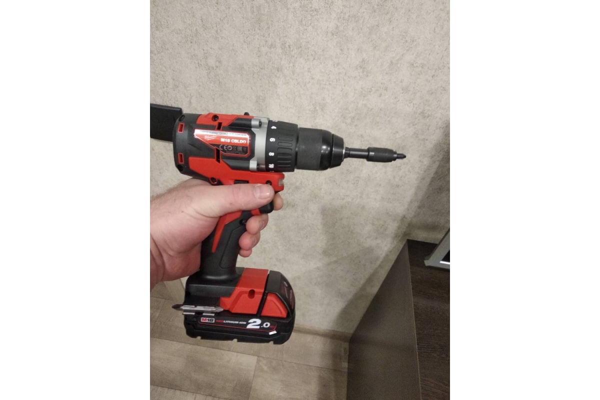 Milwaukee m18 cbldd 202c. M18 CBLDD-202c. Шуруповерт Милваукее м18. Дрель-шуруповерт Milwaukee m18 CBLDD-202c в Бронницах. Старая аккумуляторная дрель шуруповёрт Милуоки PLD 12.