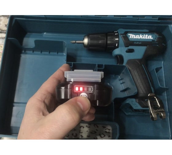 Аккумуляторная дрель-шуруповерт Makita DF333DWAE 12