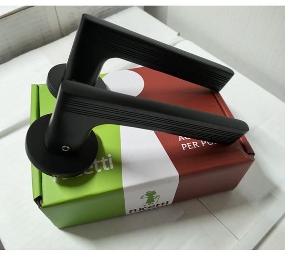 Ручка дверная Rucetti RAP 26 SLIM-R BL, на круглой розетке 6 мм, цвет - черный 9014606