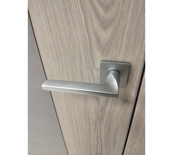 Дверная ручка на квадратной розетке MORELLI MH 50 S6 SC, 6 мм, цвет - мат. хром 9013391