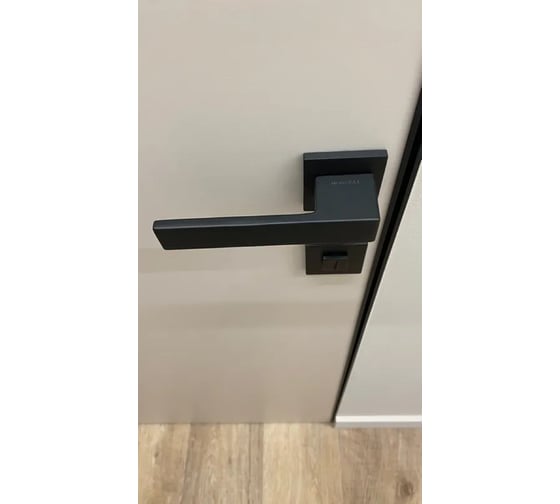 Комплект дверных ручек MORELLI MH-56-S6 BL + завертка MH-WC-S6 BL + магнитный замок M1895 BL, цвет черный 9016072
