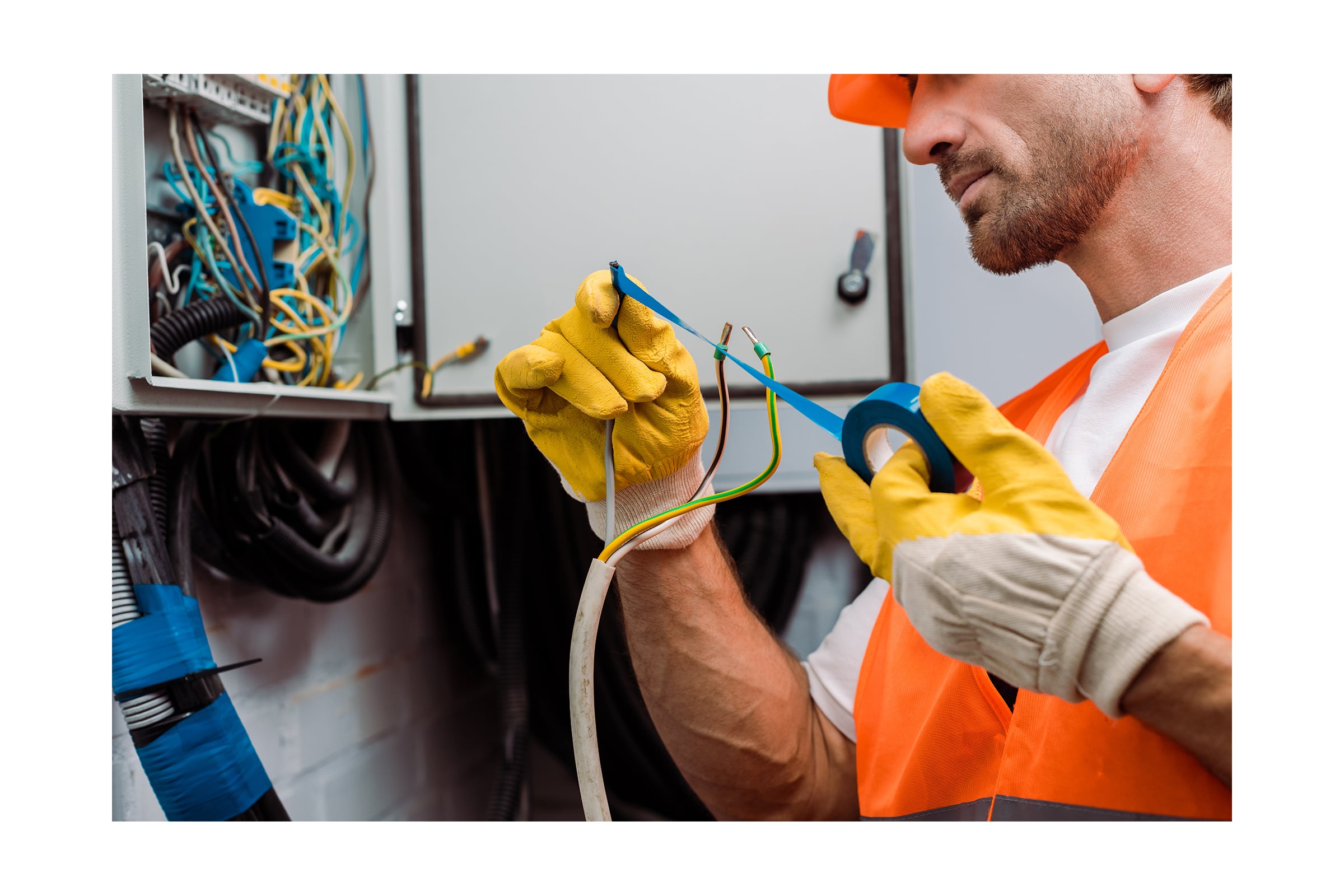 Изоляция проводов в коммутационной коробке