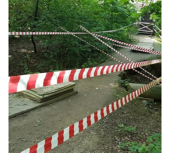 Оградительная лента ООО Комус красно-белая, 75 мм х 250 м 160542