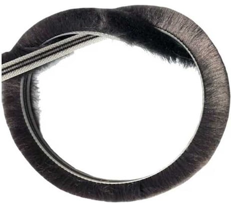 Фетр уплотнитель для москитных сеток щеточный KOMFORT москитные системы самоклеящийся, серый, 7x6 мм, 4 м ФСКЛ4