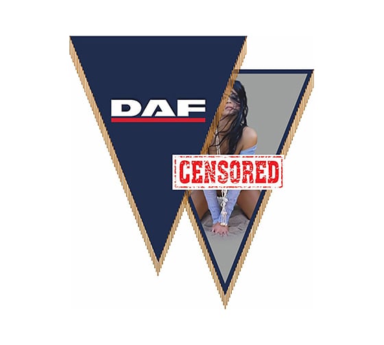 Треугольный вымпел DAF с девушкой фон синий SKYWAY S05101014
