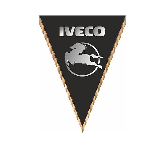 Треугольный вымпел IVECO фон черный SKYWAY S05101033 1