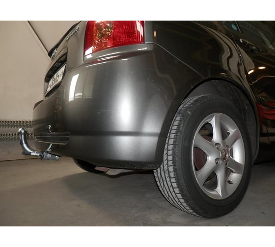 Полностью оцинкованный фаркоп GALIA для Toyota Corolla хетчбек 3/5 дверей 2002-2007 быстросъемный шар T067C
