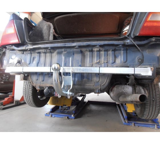 Полностью оцинкованный фаркоп GALIA для Honda Civic хетчбек 5 дверей 1995-2000 тип шара A H010A