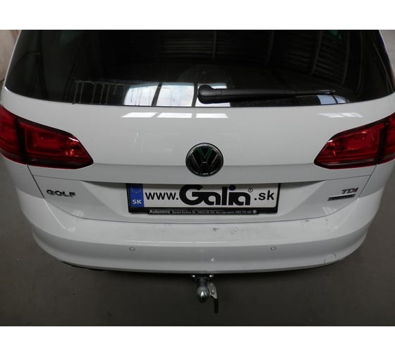 Полностью оцинкованный фаркоп GALIA для Volkswagen Golf VII универсал 2WD/4WD 2013-2019 быстросъемный шар V073C