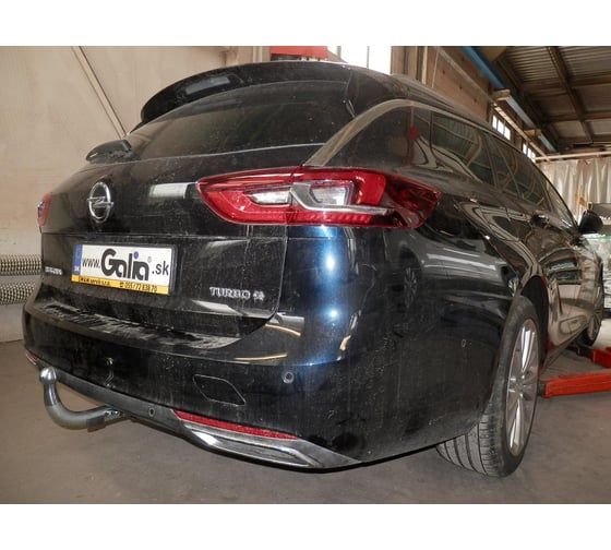 Полностью оцинкованный фаркоп GALIA для Opel Insignia универсал 2017-2022 быстросъемный шар O073C