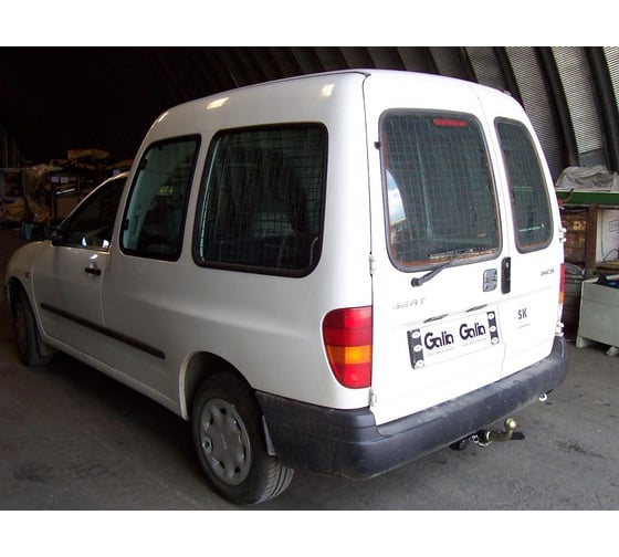 Полностью оцинкованный фаркоп GALIA для SEAT Inca 1995-2004, Volkswagen Caddy 1996-2004 быстросъемный шар S064C