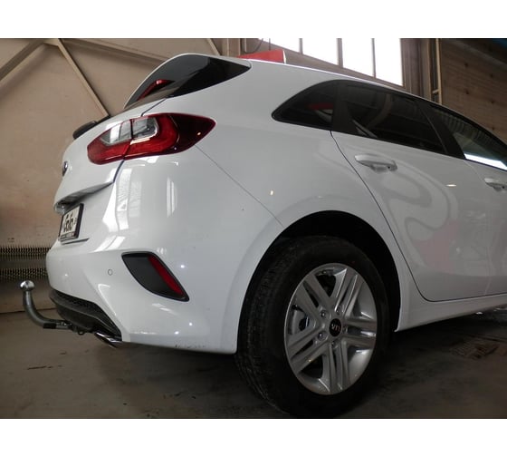 Полностью оцинкованный фаркоп GALIA для Kia Ceed хетчбек 5 дверей (CD) diesel AdBlue 2018- быстросъемный шар K048C