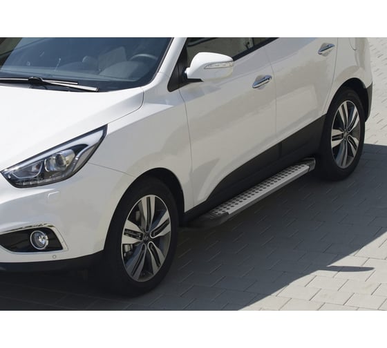 Пороги "Bmw-Style круг" Rival для Hyundai ix35 2010-2015/Kia Sportage III 2010-2016, 173 см, 2 шт., алюминий, D173AL.2303.2