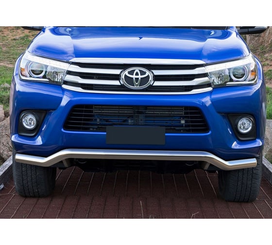 Защита переднего бампера d57 волна Rival для Toyota Hilux VIII (кроме Exclusive) 2015-2018/Hilux VIII рестайлинг (кроме Black Onyx) 2020-н.в., нерж. сталь, R.5716.004