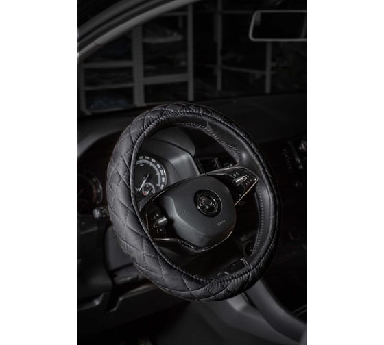 Оплетка на рулевое колесо AVTOLIDER1 М(37-39см), (алькантара стеганая, черный) OPL0101SP 1