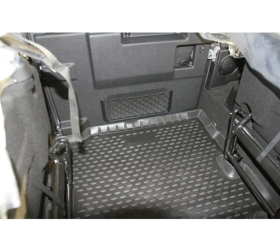 Коврик в багажник ELEMENT для LAND ROVER Defender 90 2007- г.в., 3D, внедорожник, длин., полиуретан NLC.28.07.G13