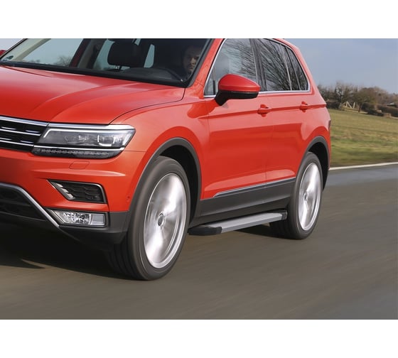 Пороги на автомобиль Rival Silver для Volkswagen Tiguan II 2016-2020-2020-н.в., 173 см, 2 шт., алюминий F173AL.5802.4