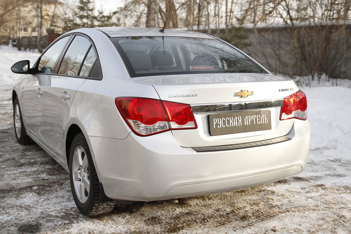 Chevrolet Cruze сзади 2009