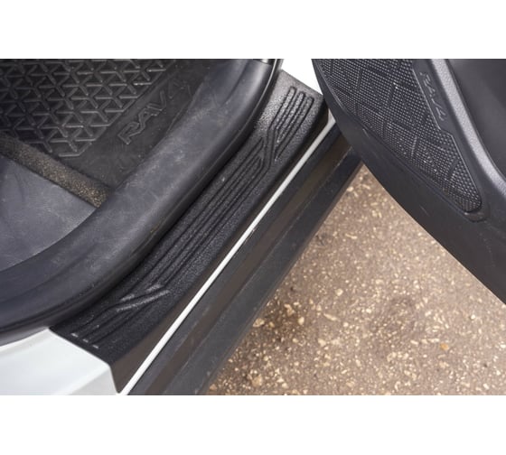 Накладки на внутренние пороги дверей Русская Артель для Toyota Rav4 2019- г.в. NT-163702