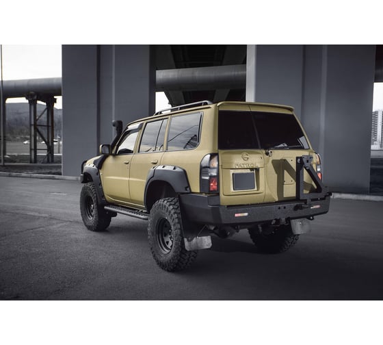 Бампер силовой задний STC Nissan Patrol Y61 1997+ квадратом под фаркоп, кронштейном крепления запасного колеса справа и дублирующими фонарями STC-NPY61-BR-C2-L1