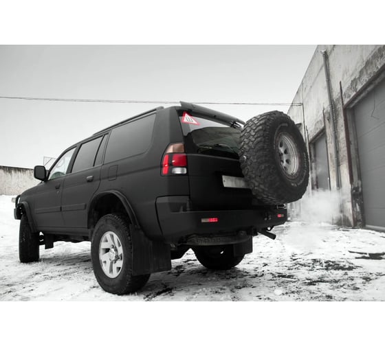 Бампер силовой задний STC Mitsubishi Pajero Sport 1996-2008 с квадрат под фаркоп, кронштейном крепления запасного колеса по центру, кронштейном крепления гос номера и дублирующими фонарями STC-MPS1-BR-C1-L1