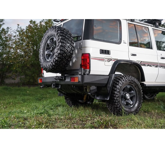 Бампер силовой задний STC Toyota Land Cruiser 76 2007+ с квадратом под фаркоп, кронштейном крепления запасного колеса справа (под штатные фары) STC-TLC76/07-BR-C2