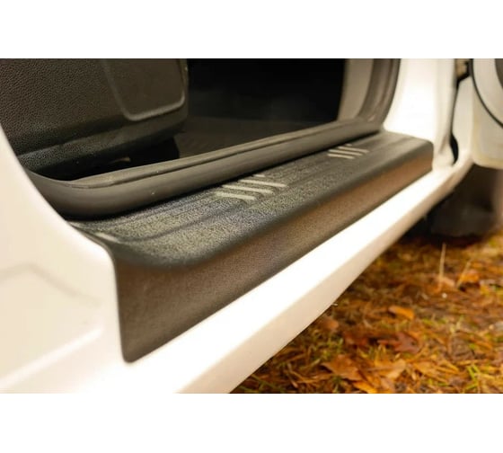 Накладки на пороги Русская Артель Ford Focus II 2008-2010 NF-160602